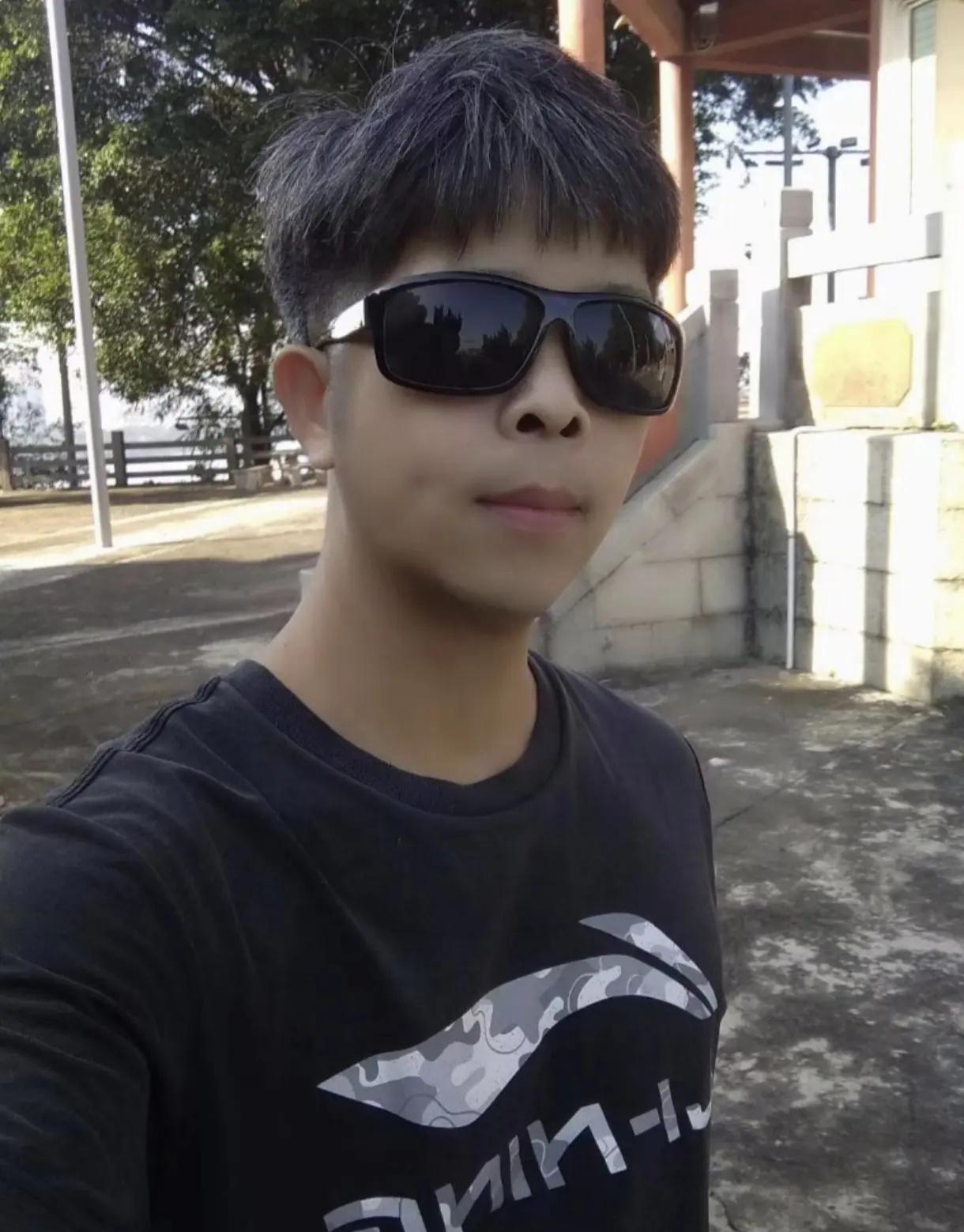 随意穿搭自拍 健身随拍 随意拍真实的我 随意拍记录自己 日常走拍