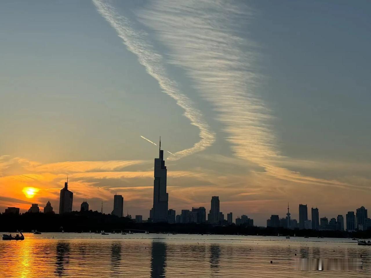 一张唯美的夕阳西下照还有比这更美的吗？