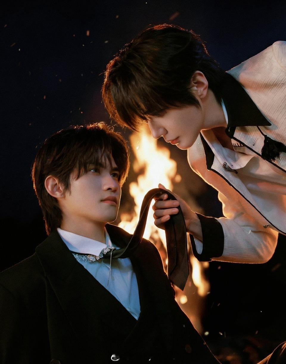 云熠星河澳门演唱会官宣，知道你们想趁着这几年多营业，但云旗、郝熠然有自己的歌唱吗