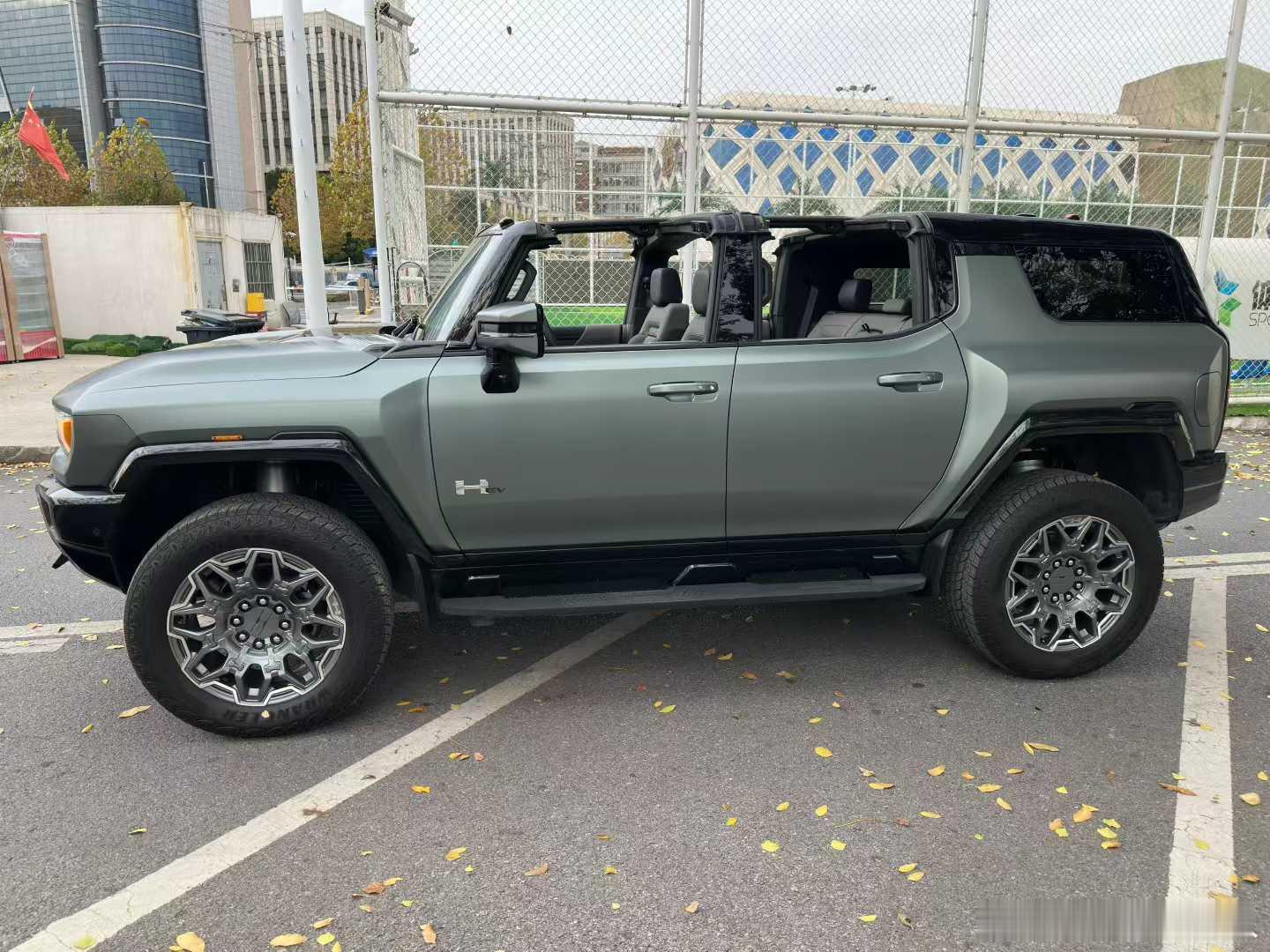 悍马EV 首发限量版 三电机，24年上牌，7500公里 