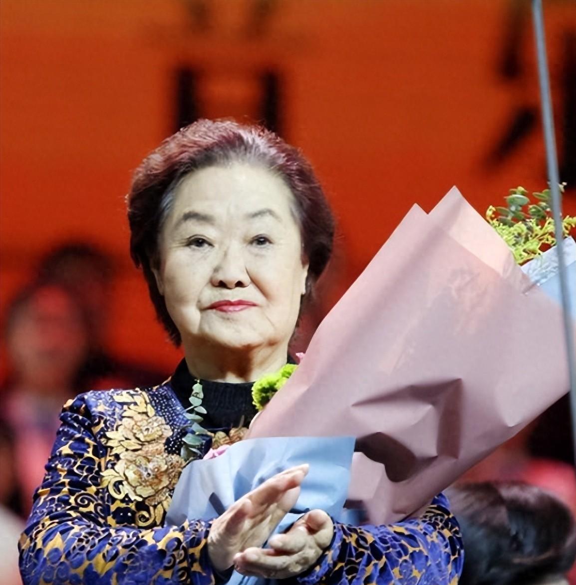 吃相难看！郭兰英去世，婚姻私生活被扒、遗愿曝光，难堪一幕发生

浩渺大河，粼粼波