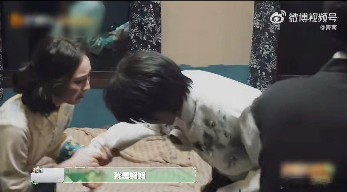 张真源一边认亲一边怀疑密室大逃脱 别的嘉宾沉浸式解谜，张真源在和NPC极限认亲拉