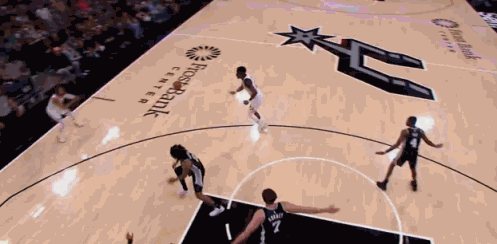 年轻的代价！哈珀被判一级恶意犯规！
在今天NBA常规赛马刺对阵尼克斯的第二节比赛