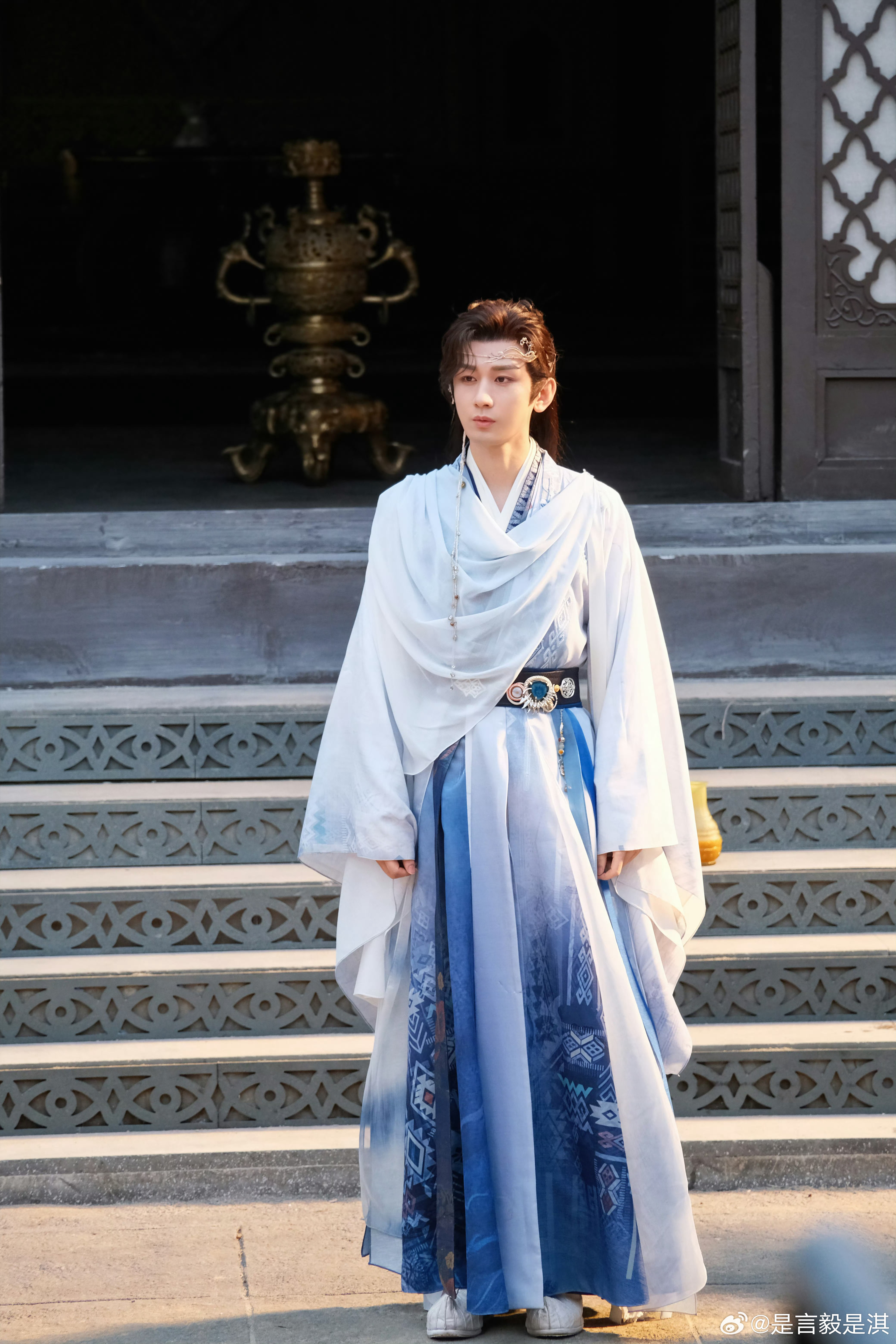 成毅天地剑心cy成毅王权富贵当我看不到成毅，赐予生命的王权富贵时，一切文字显的苍