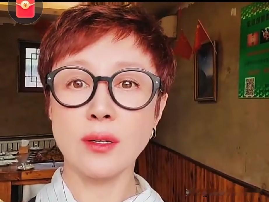 傅艺伟从去年开始在自己的社交平台上发布视频，记录了自己平时的日常生活，她已经渐渐