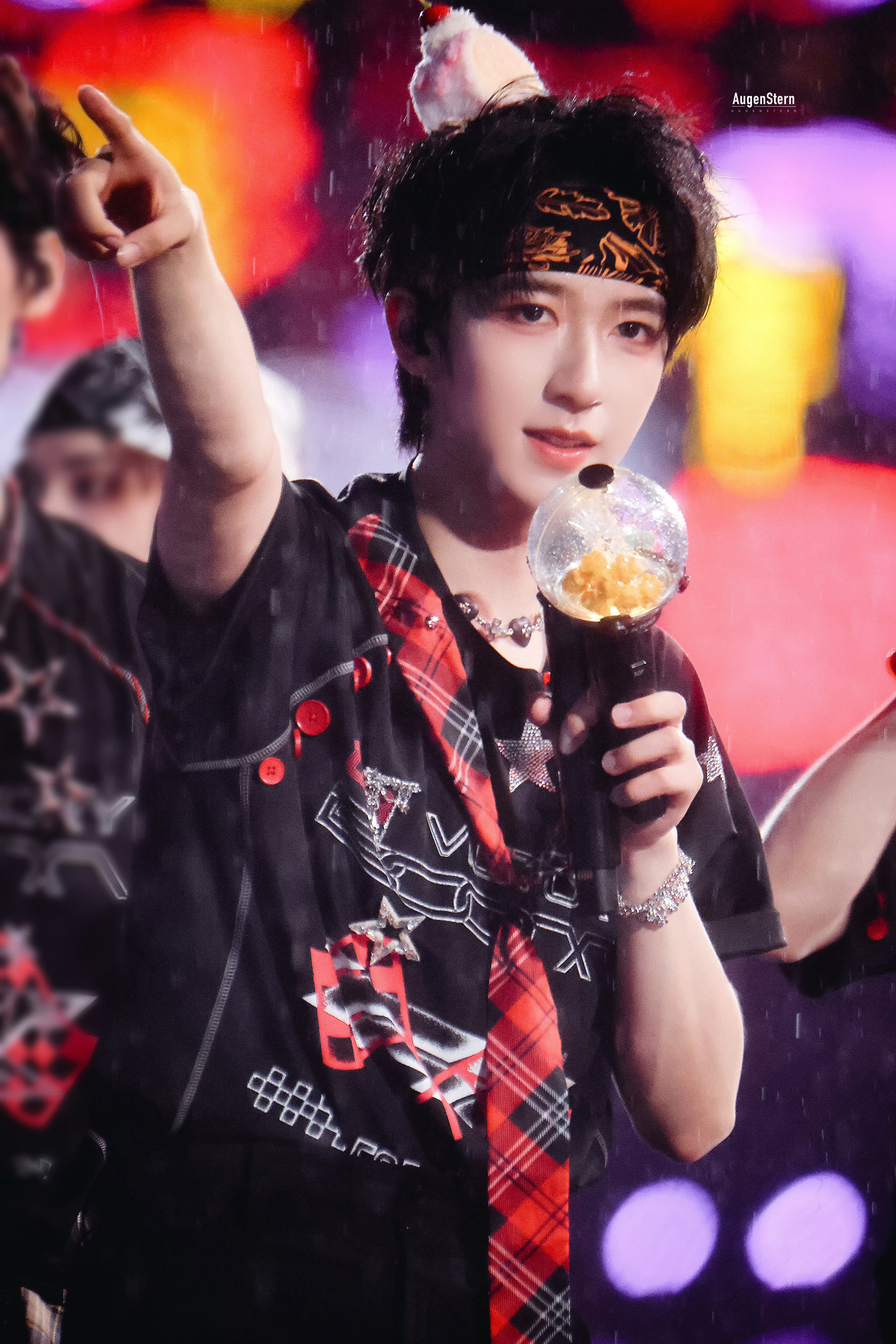 贺峻霖贺峻霖五十公里桃花坞6💚贺峻霖百度网盘代言人“新鲜出炉的食物特有的热气慢
