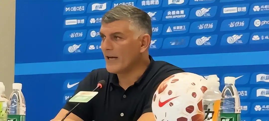 成都蓉城VS河南首发预测：王牌双腰坐镇，王子铭韦世豪领衔锋线北京时间9月6日晚1