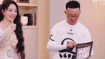 原来GAI这一季的歌手拿的是汪苏泷的剧本啊，赢又赢不了，走又走不掉[笑哭]！
G