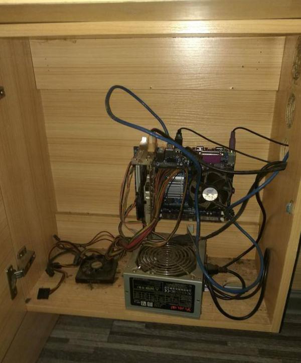 今年看来不适合DIY新机，显卡、硬盘、内存全都涨价了，同样的配置，相比之前可是要