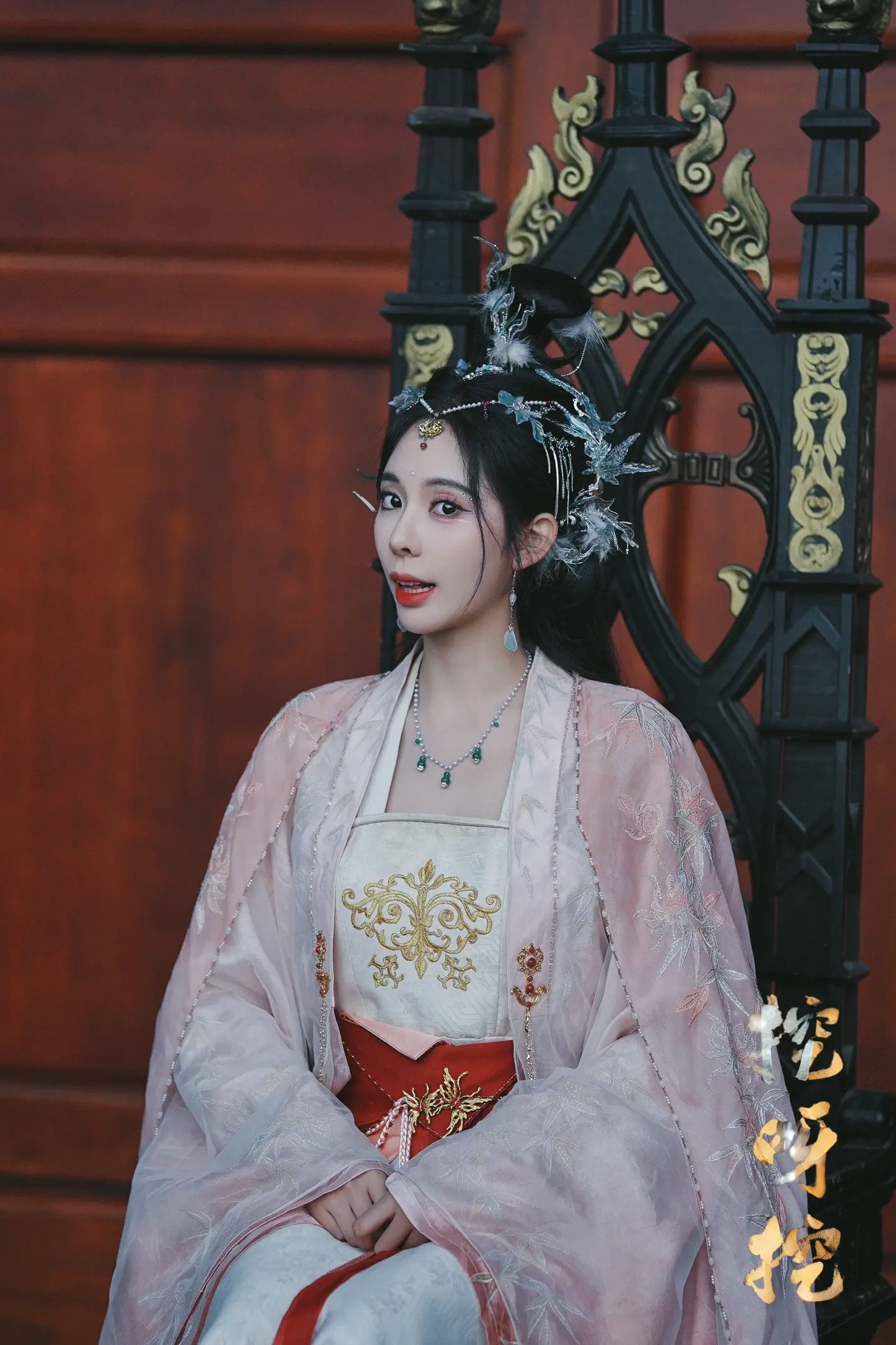 洛玉幽，来财。挖地成宝炼气三万层