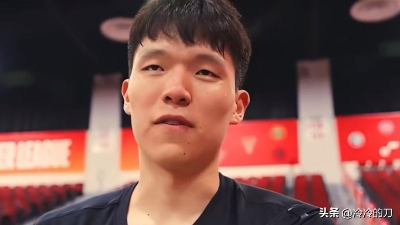 杨瀚森今年多了两笔总计80万美元的额外收入，联盟的福利还是挺好的。

杨瀚森作为