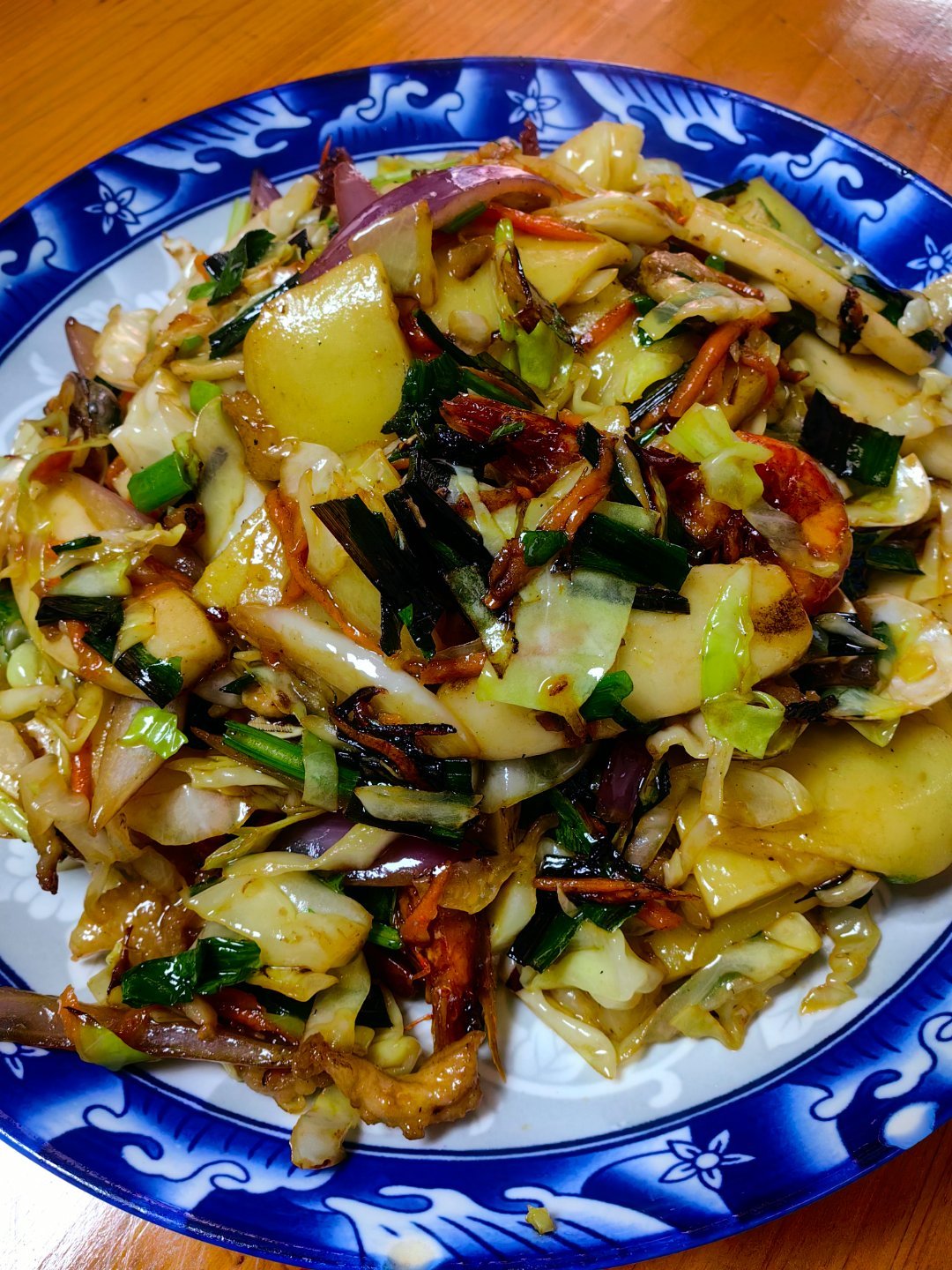 *在路上*海鲜炒年糕...果然网上推荐的没错，老板娘手艺不错...福建宁德霞浦东