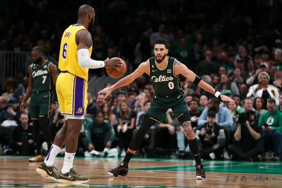 我个人建议NBA搞个季军争夺战，也是黄绿大战嘛，应该挺有收视率…