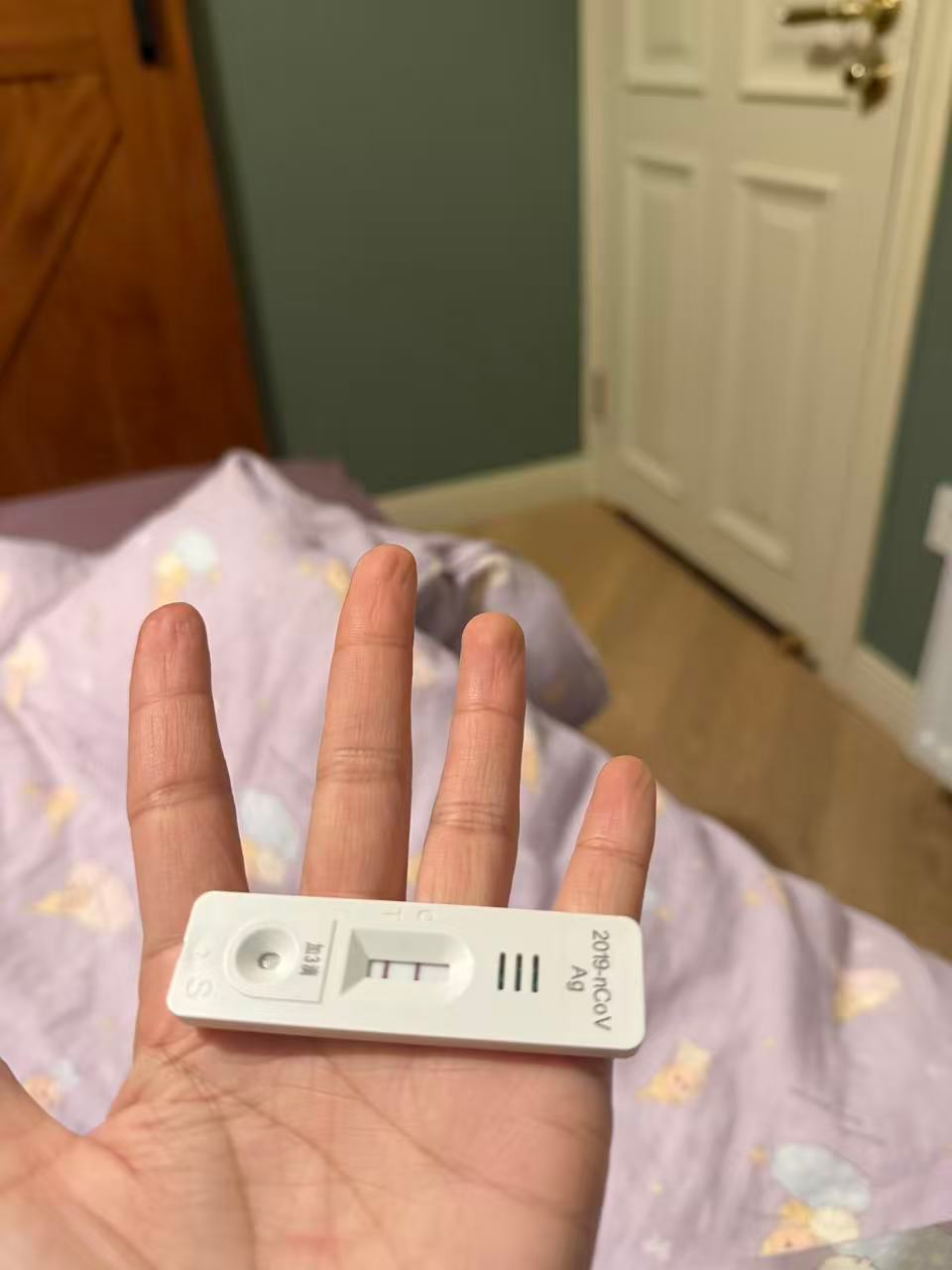 大家仿佛对新冠失去了记忆，备备最近阳了，发了个朋友圈，有好几个人向她道贺，以为她