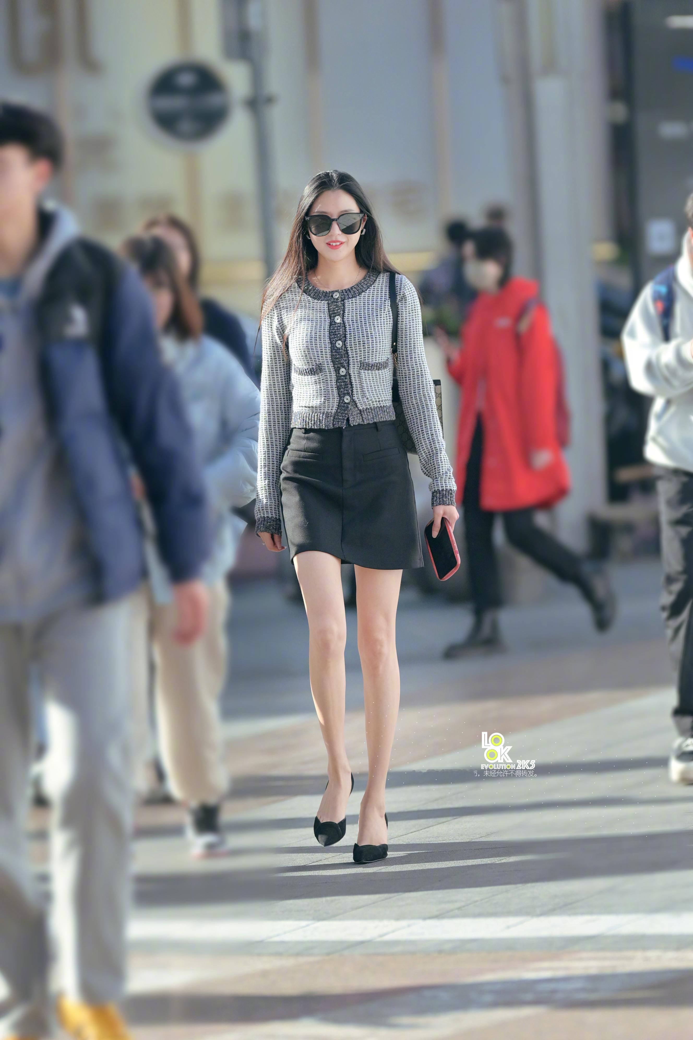 小墨镜带上就酷酷的 