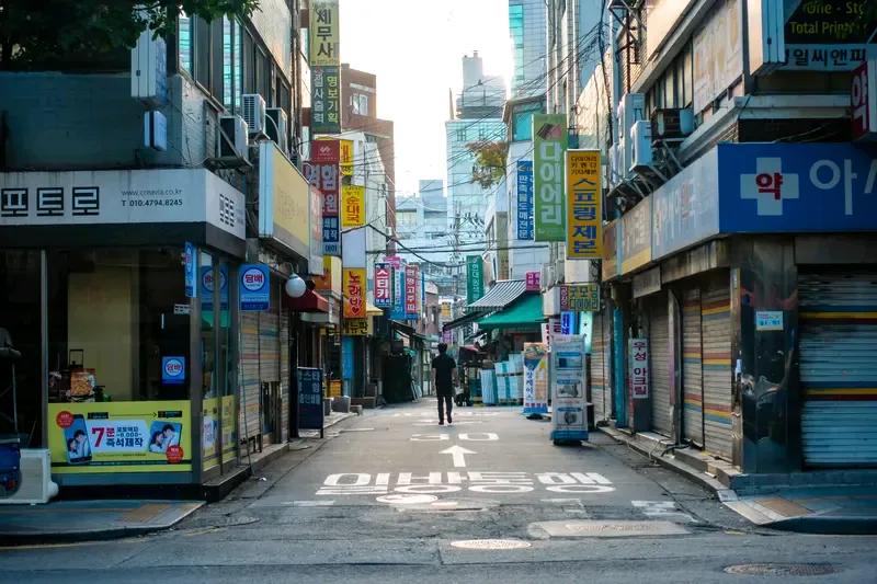 韩国人居然冒充中国人在泰国打架，估计说成中国人受处罚会轻一些，毕竟咱们中国在泰国