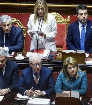 意大利主打一个两头不吃亏，不掺和美以揍伊朗，却给海湾卖防空装备。算盘打得震天响，