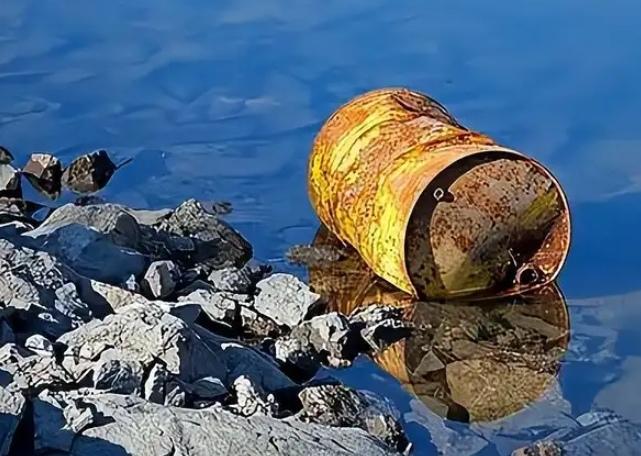 【伊朗对美以的回击确实让人眼前一亮】此前美国和以色列在中东不断搞事，伊朗一直处于