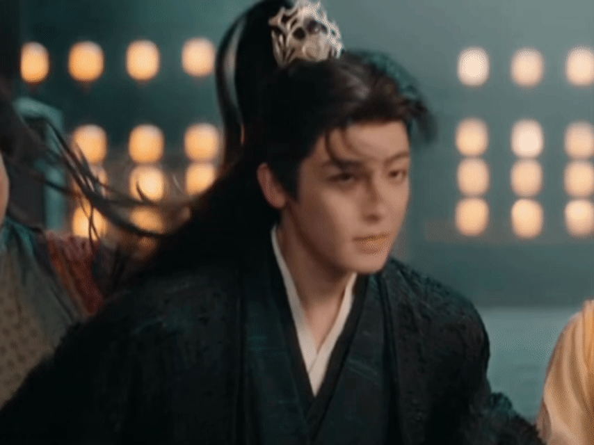 侯明昊 从此妖君有了脸 侯明昊在《逍遥》里演的妖王红烨，直接把“妖君”具象化！妖