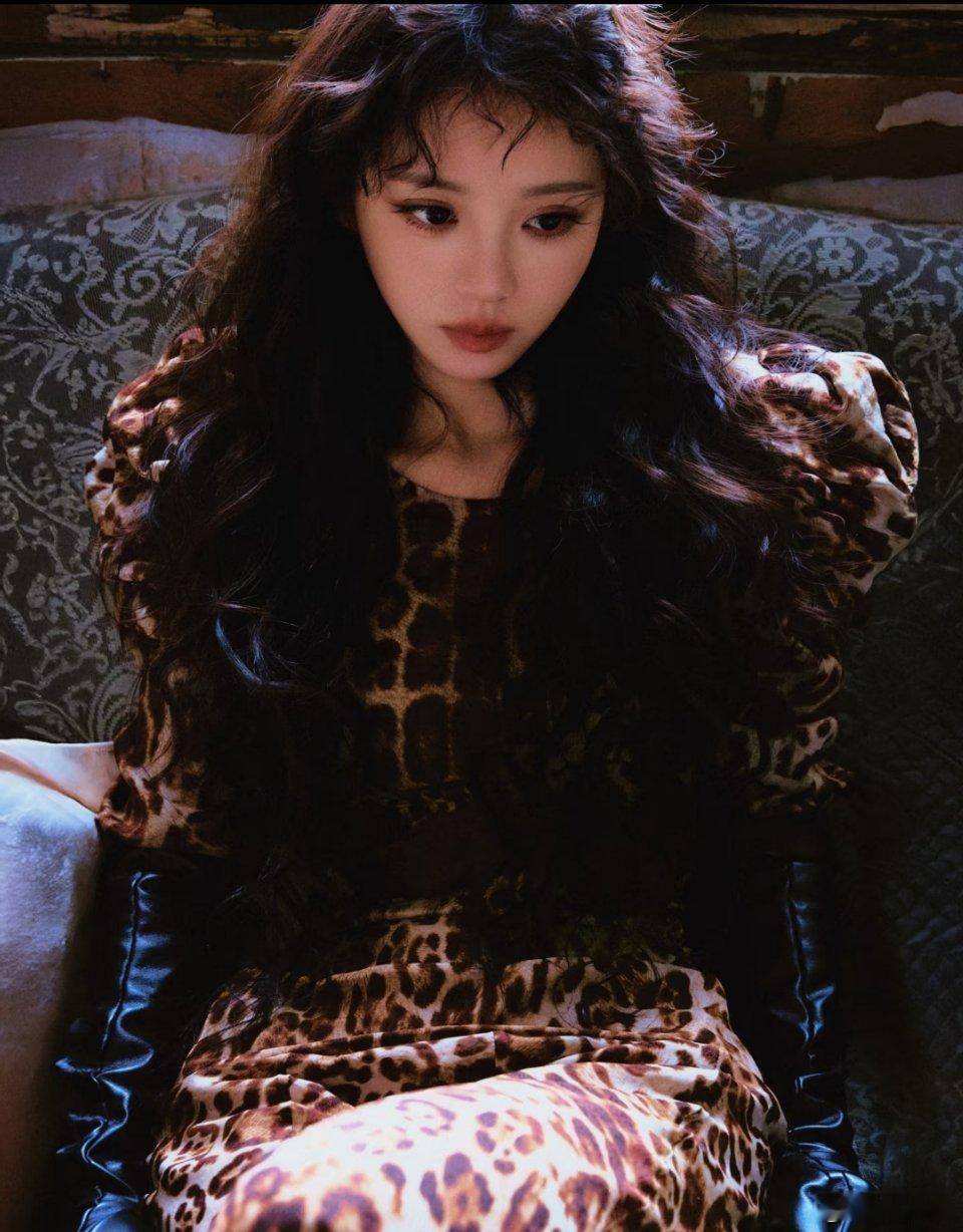 尖叫之夜红毯女明星尖叫之夜出图，都好有创意！美的看不过来了，持续为姐姐们尖叫