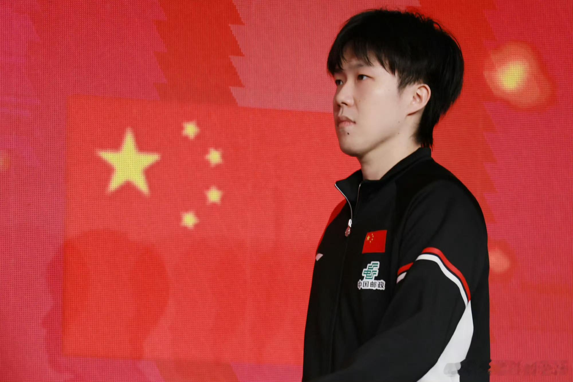 王楚钦出战！世乒赛男团首秀对决沃克，带伤登场引关注北京时间5月2日，2026年伦