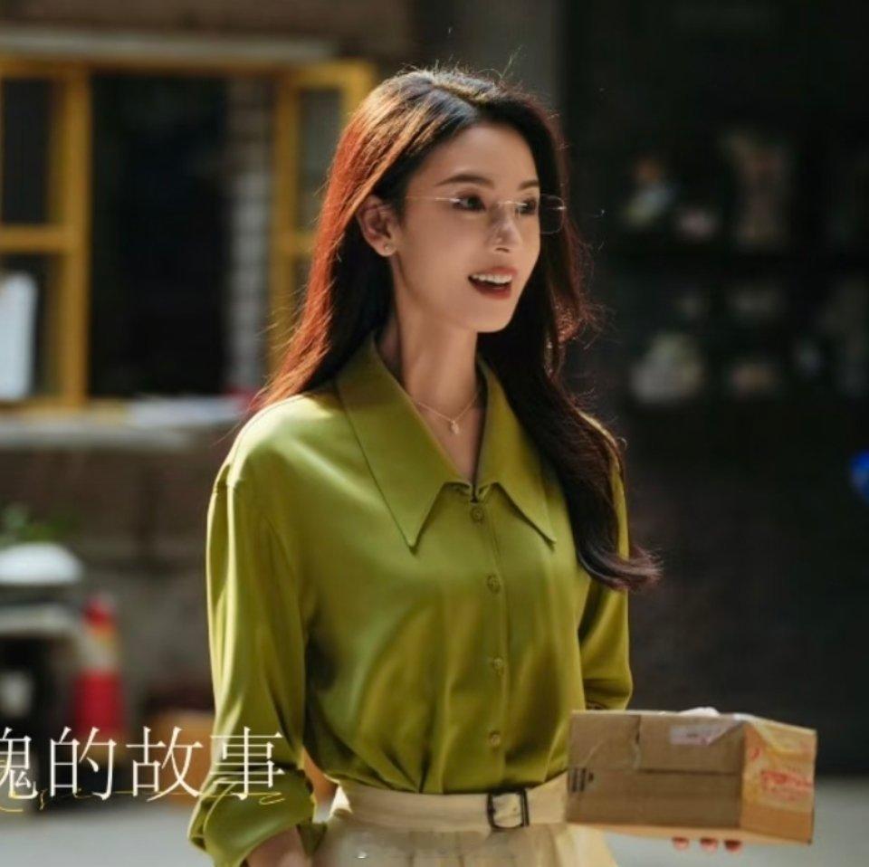 陈瑶今日《乘风时光机》造型白晓荷✔浪姐小跟班陈瑶