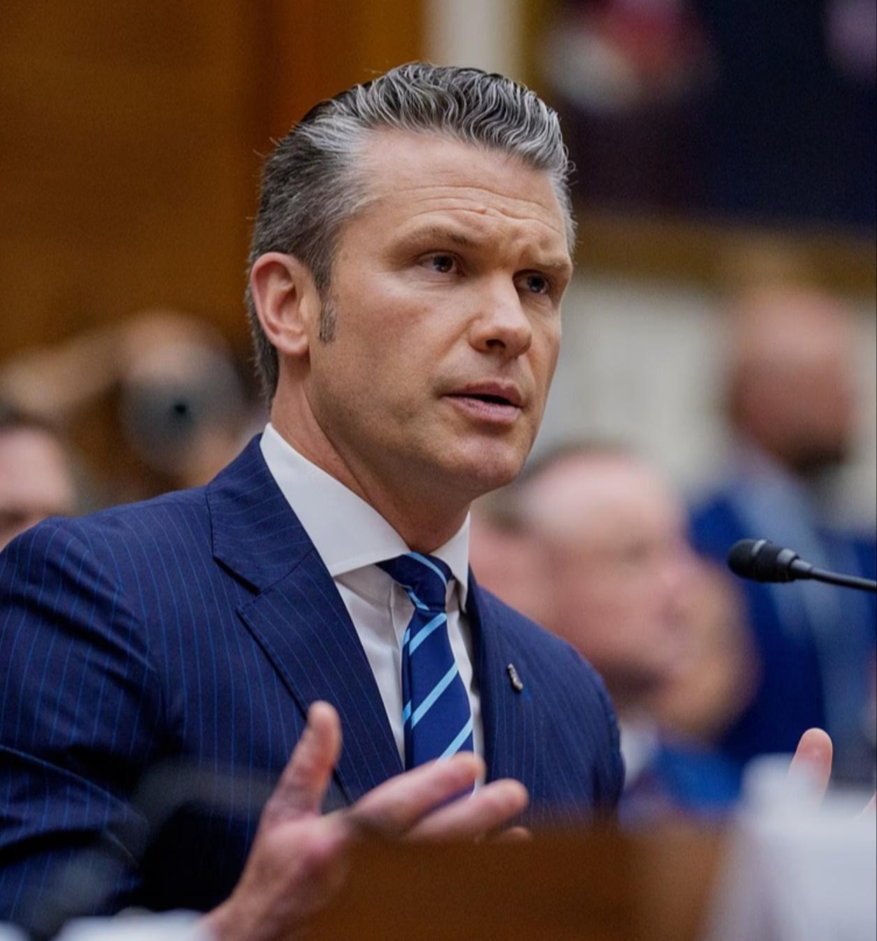 美国不装了！对在委内瑞拉的军事行动目的，没有任何外交言词，美国国防部长直接和盘托