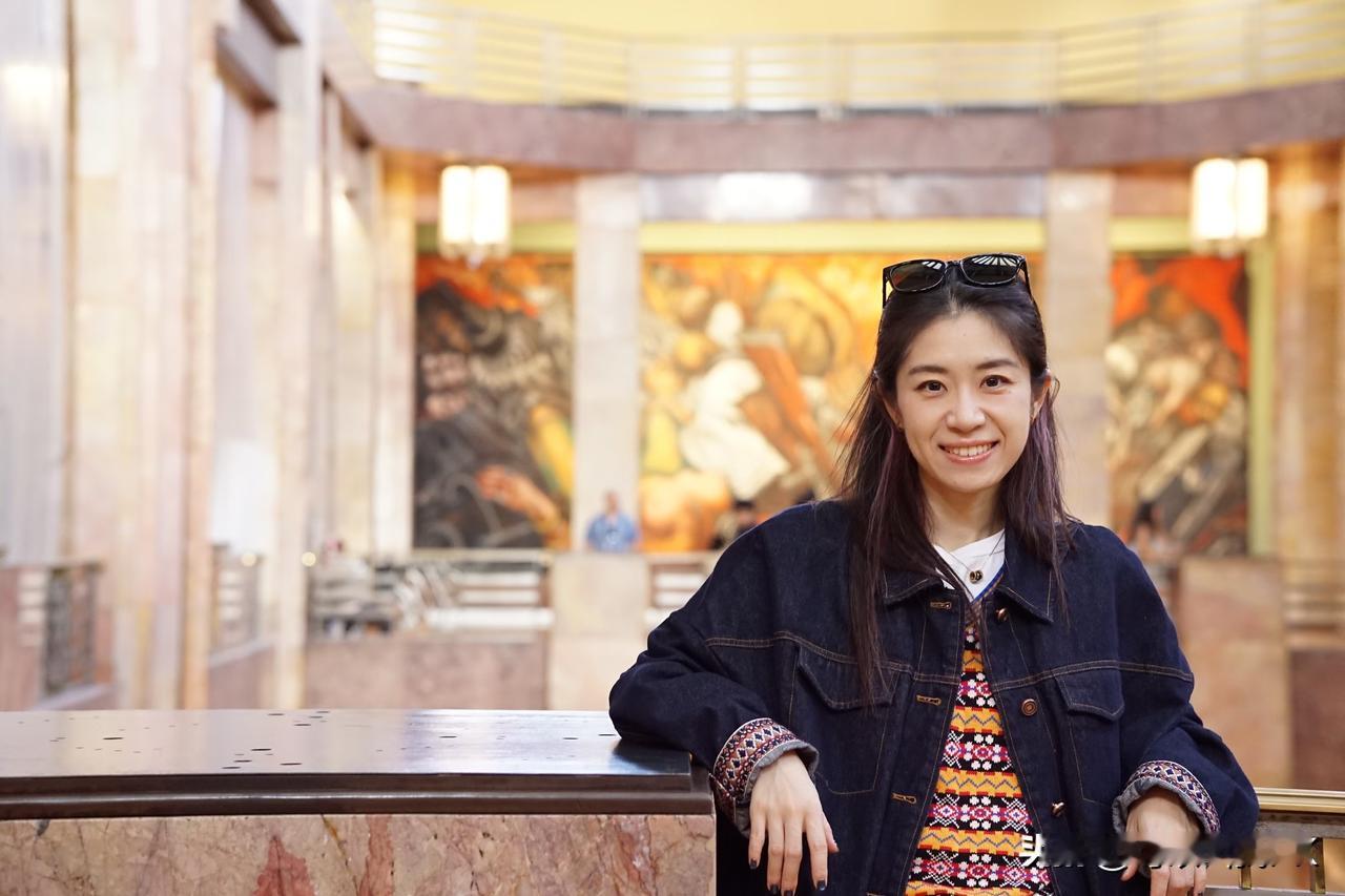 闻香识女人。我对香水有一种近乎偏激的嗜好，闻到一个自己喜欢的味道，前提当然是女生