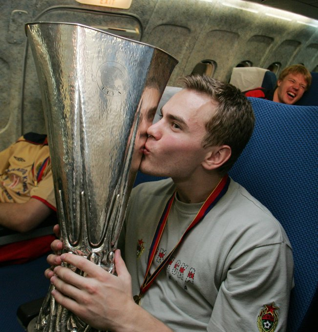 伊戈尔·阿金费耶夫（40岁）已经在莫斯科中央陆军效力了35年！阿金费耶夫代表球队