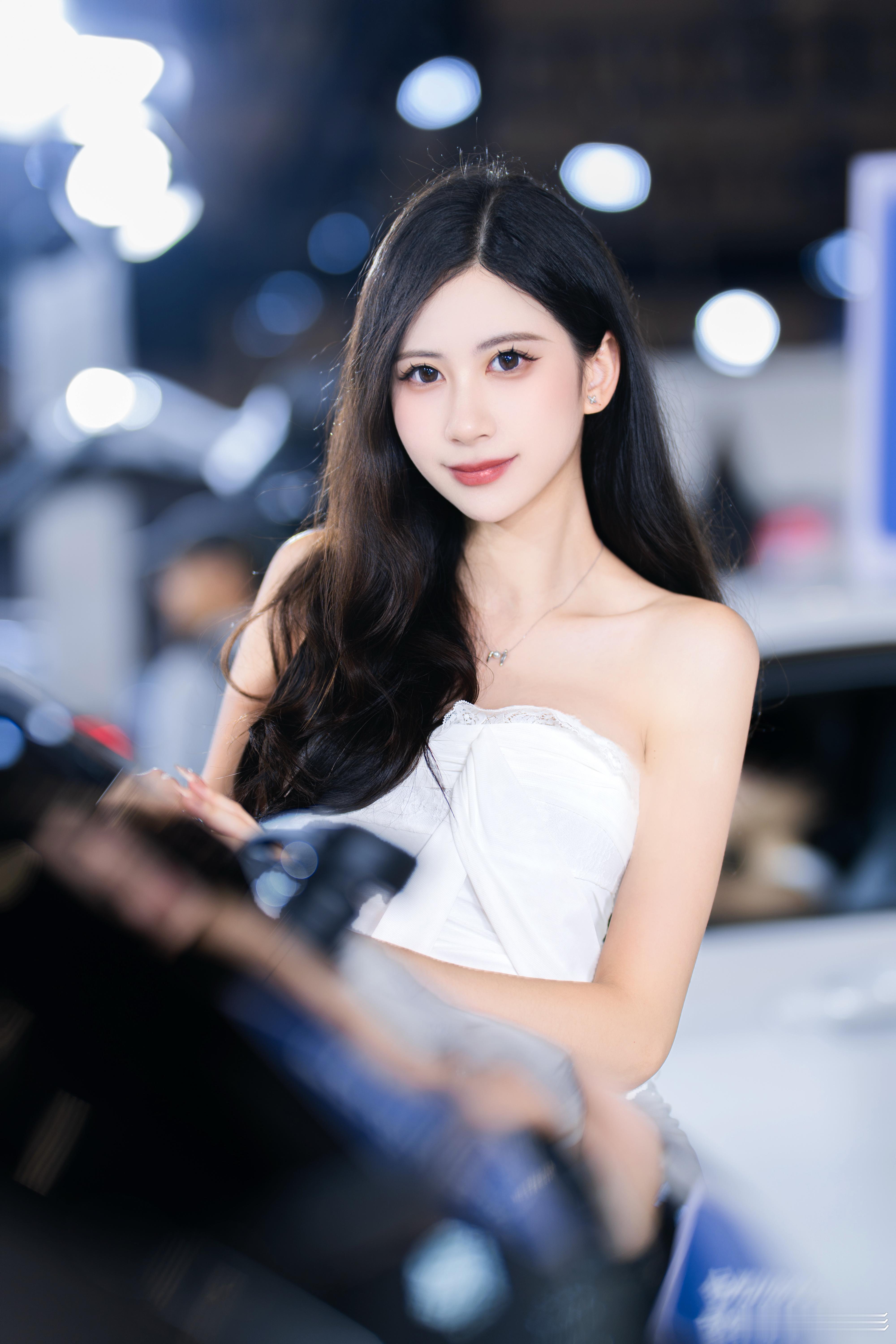 模特返片宝藏摄影博主推荐计划 模特：小捷活动：佛山车展｜潭州国际车展 备注：拍照