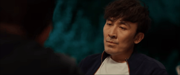 洪亮小舅子竟是大佬心腹 江远这身份一曝光，简直像在平静湖面投下了一颗巨石，瞬间激