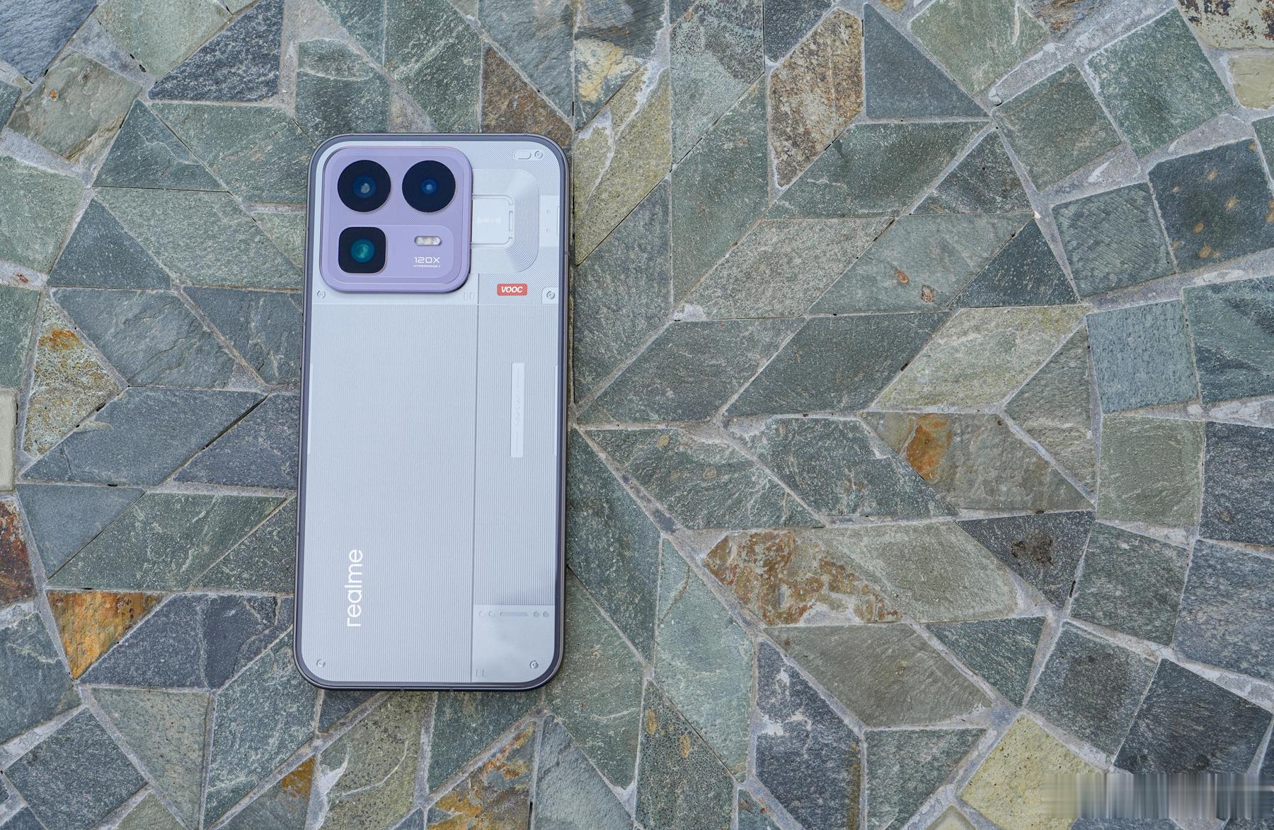 新机来了真我Neo8图赏，满足男孩的所有幻想！新品驾到