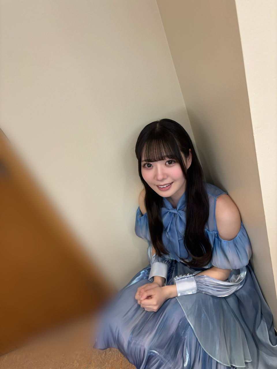坂井新奈「髪は緩くウェーブ巻きをしました.ᐟ‪　1度気に入ってしまうと沢山同じ髪