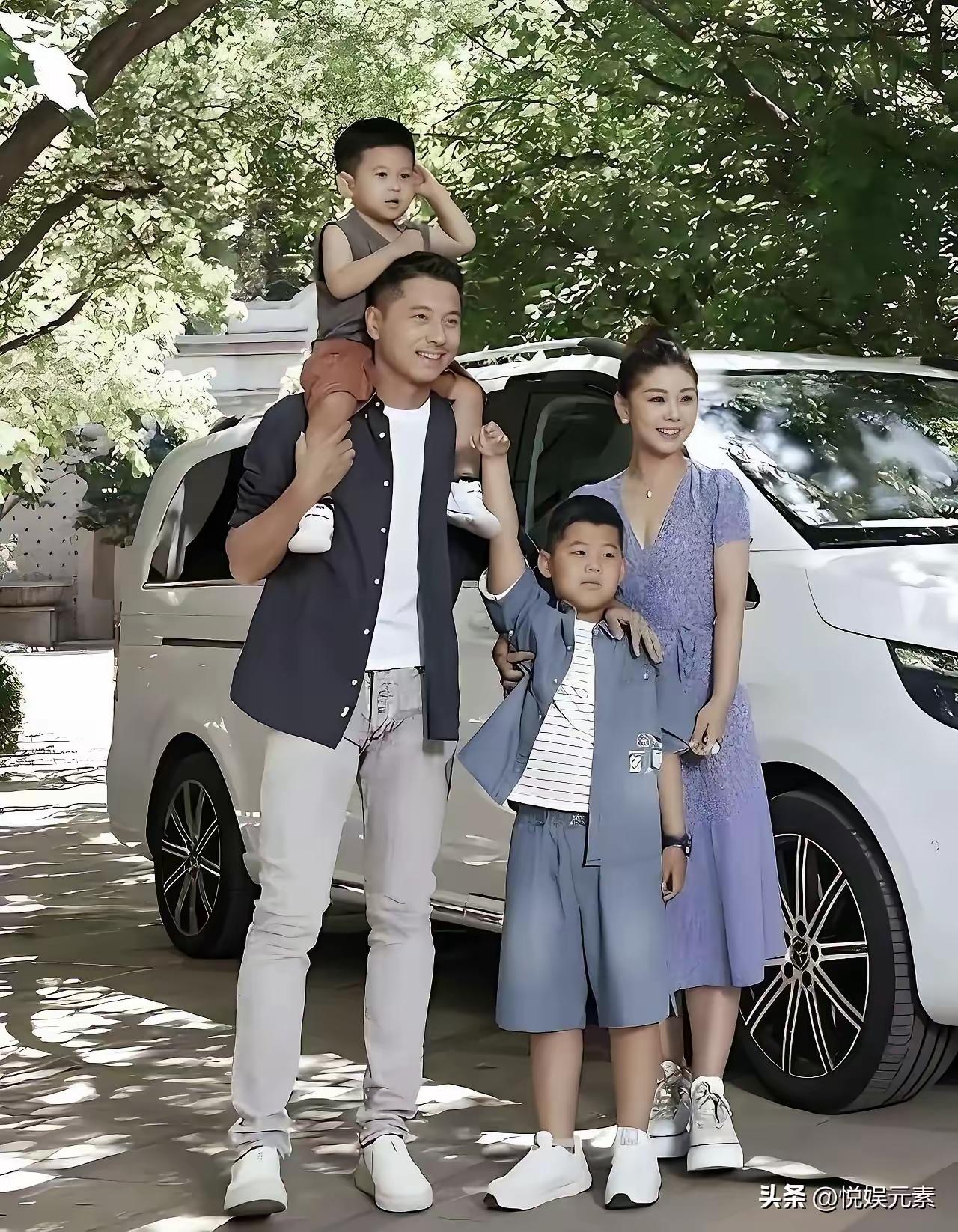 快来看看这幸福的一家4口！看过电视剧《平凡世界》的都知道，他们是里面的孙少安和田