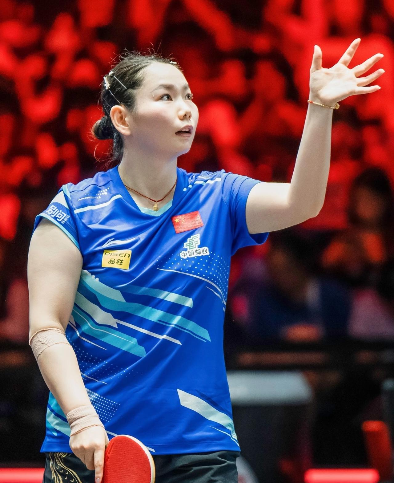 有多少人为何卓佳的这场球意难平的？
她真顽强，也真不容易！
首局12-10、第二