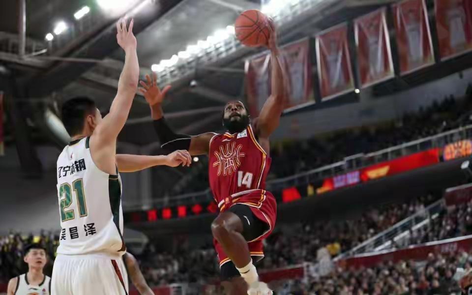 cba 遗憾！赵继伟绝平三分三不沾 迪亚洛28分山西险胜辽宁夺3连胜山西男篮vs