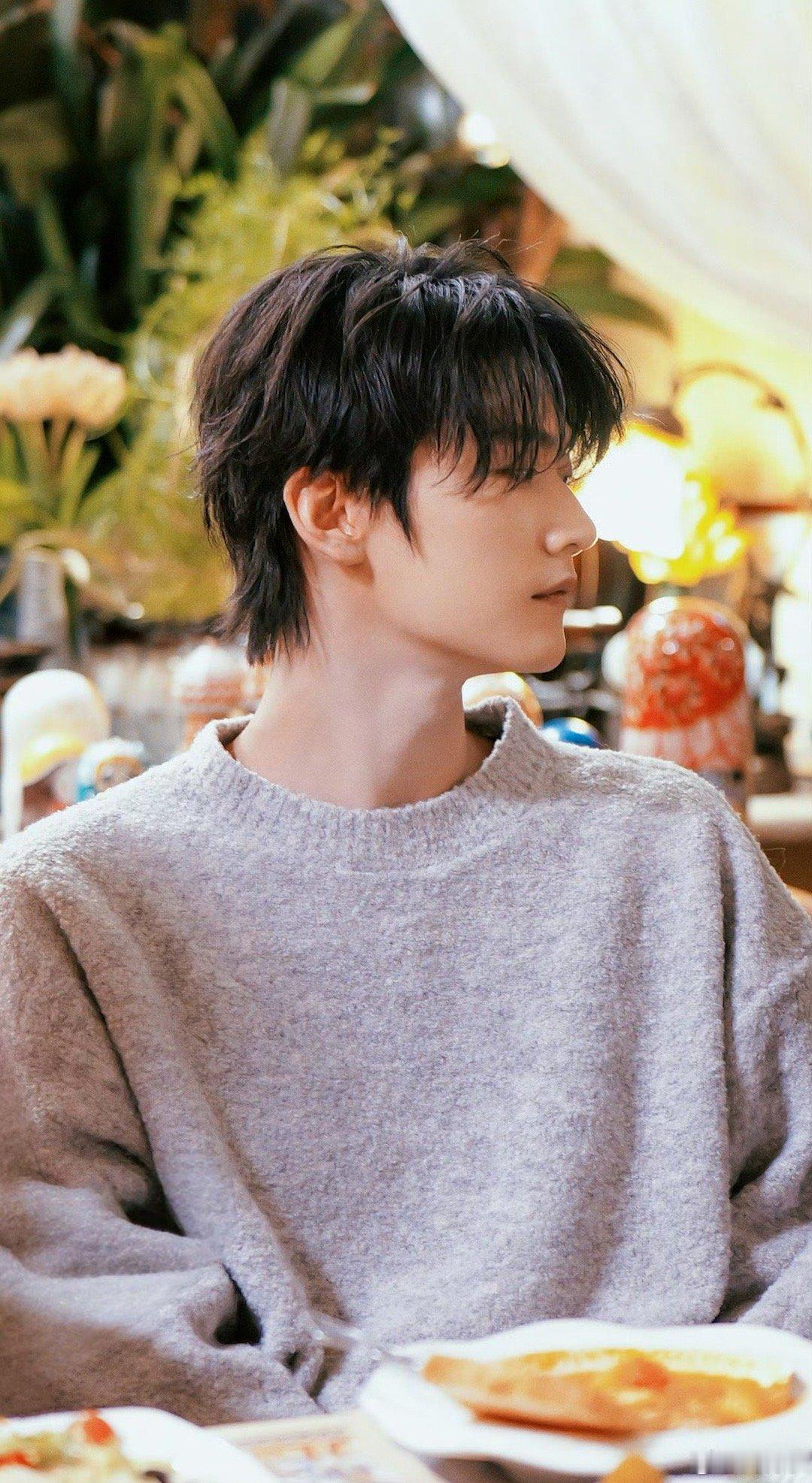 去了解了周柯宇才知道，小周出生后家里没人要他，“ 周丹尼尔 ”这个名字是牧师给他