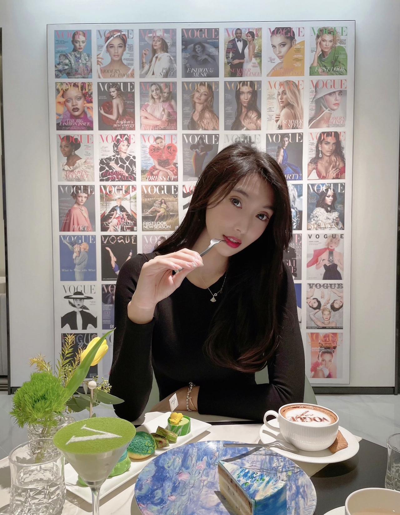 在这里，发现生活的无限可能，感受心灵的真切共鸣。
上热门 穿搭 御姐 十亿流量扶