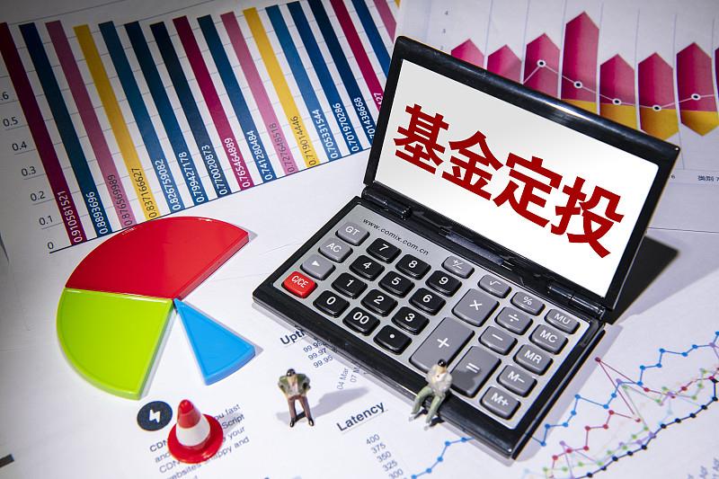 巴菲特说的“慢慢变富”，普通人真的能做到吗？

大家好，今天想和大家聊一个被巴菲