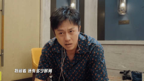 邓超提问泪腺太发达了怎么办   在毕业歌会里面的歌曲真的是会打动到每个人的内心了