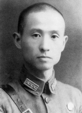 李绍嘉，广西玉林人。早年入粤军，隶国民革命军第四军，参加过北伐。1937年10月