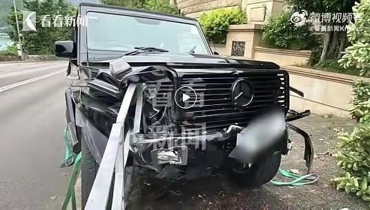 “狗从天降”逼停豪车？陈可辛香岛道上演“现实飞车大片”！

今天中午12点多，香