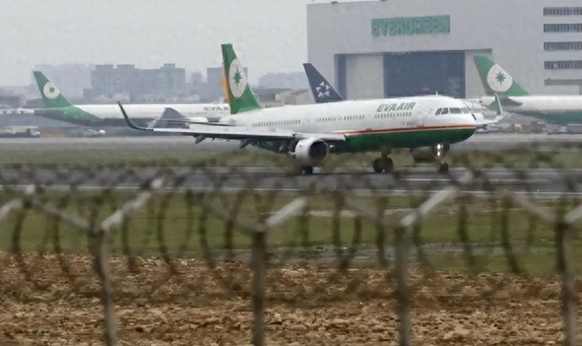 大快人心！巴铁不让台湾的航空公司飞越自家领空了。
10月29日，巴基斯坦已经不准