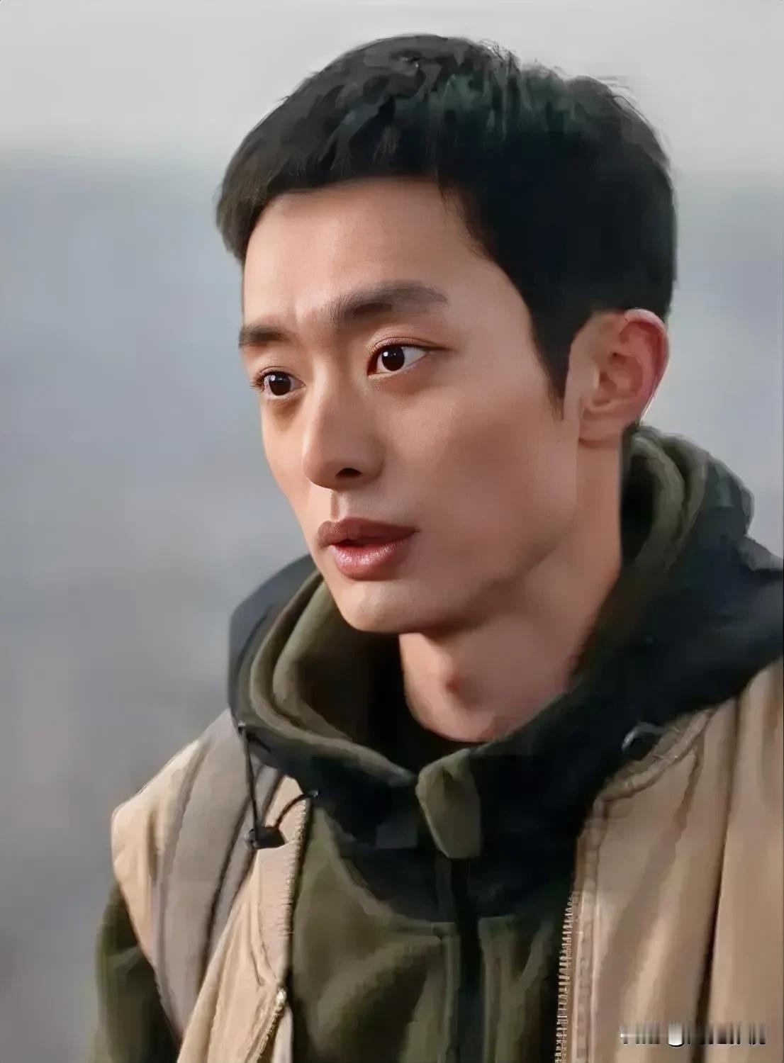 大家还记得这位男演员吗？
他今年31岁，土生土长的陕西人，毕业于南京艺术学院。他