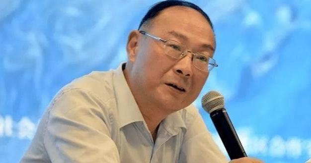 完全同意金灿荣教授的观点，中国没有必要再三要求日本就侵华罪行道歉了，日本道歉不道