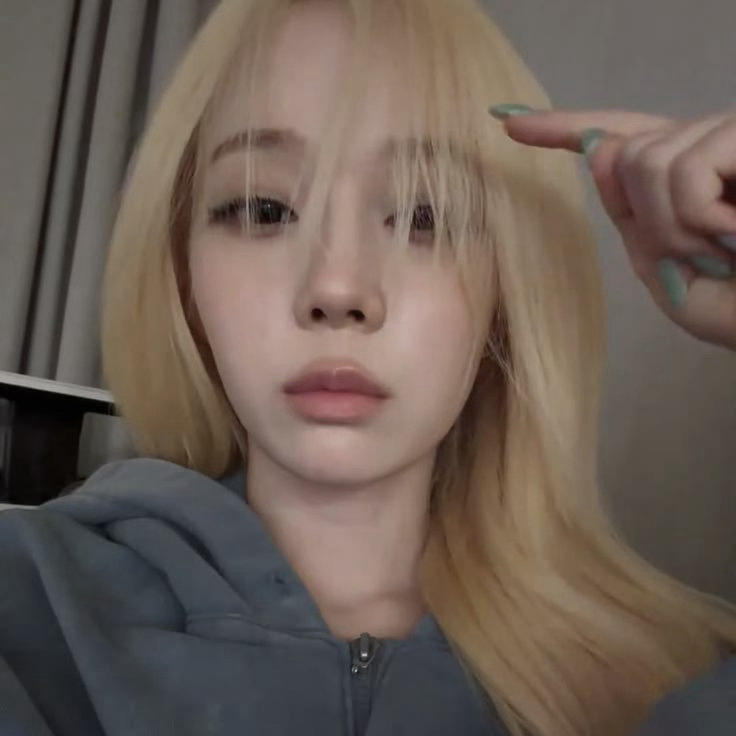 欧巴 