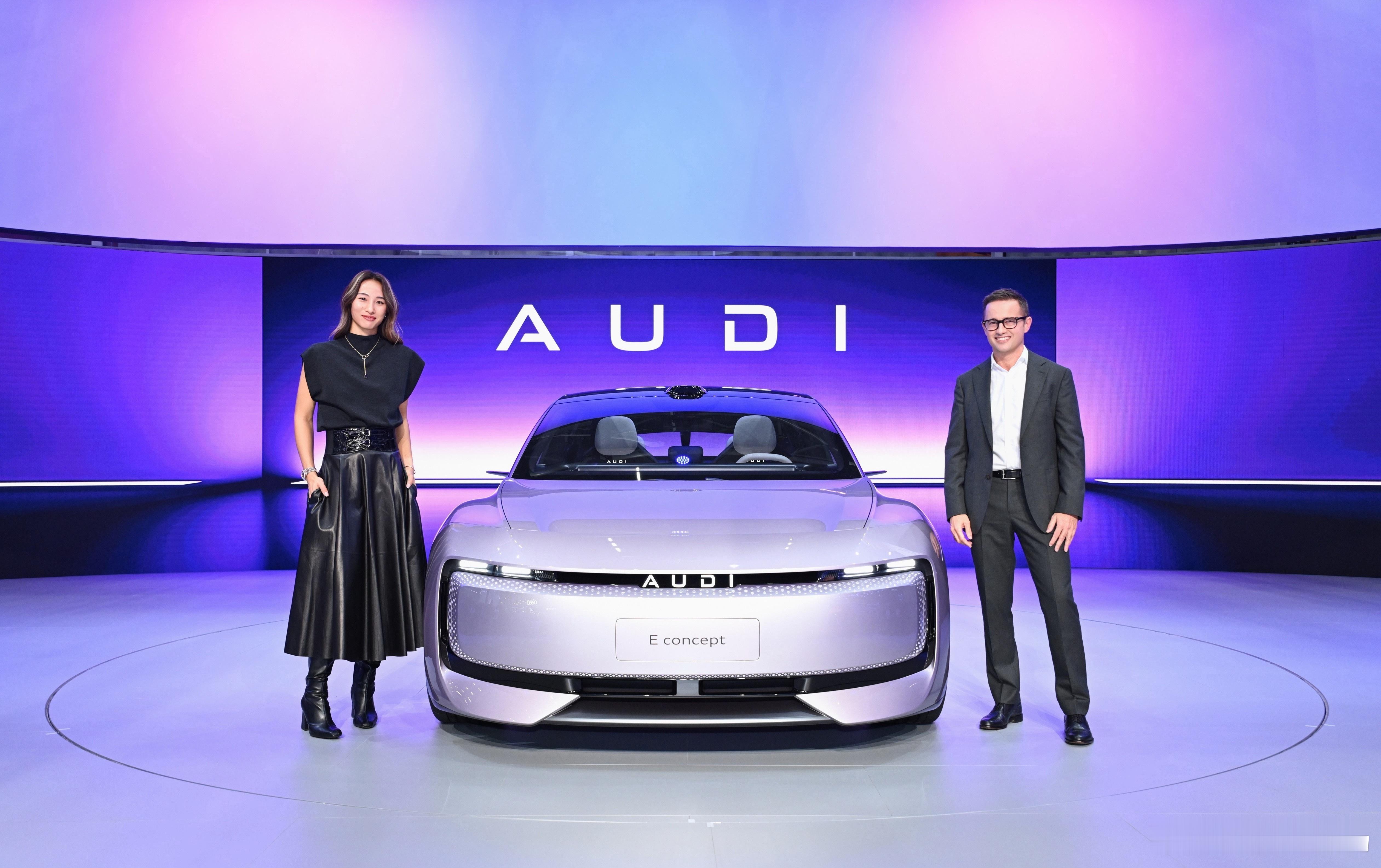 郑钦文挑车跟我一样，不听别人怎么说，所有东西都得自己试。奥迪E5她从外观到车机，