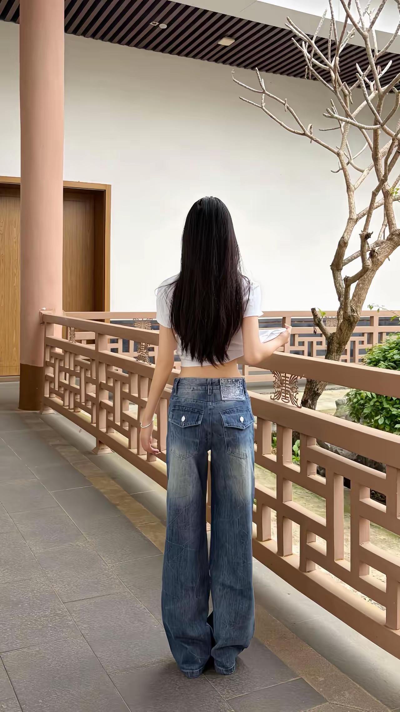 在学生时代你舍不得用的那种本子，留到现在你也不会再用了，舍不得也是一种浪费！