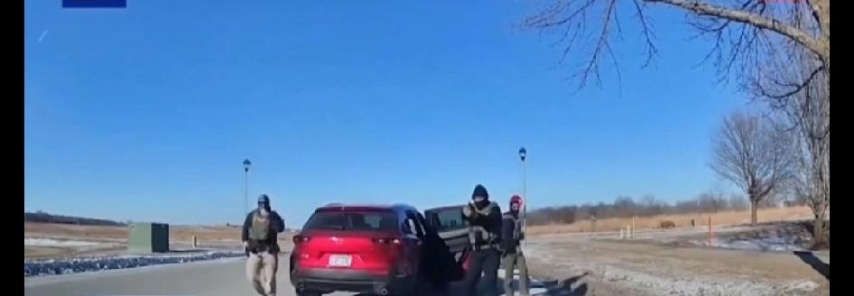 美国蒙面暴力执法
 
近日，美国明尼苏达州圣彼得市一段暴力执法视频引发全网愤怒。