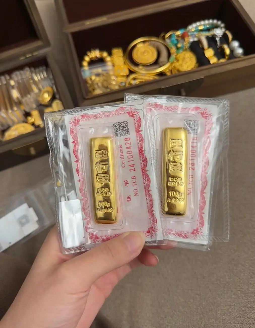 2月22日，
手里有黄金的人，
这次嘴都要笑裂了，金价已经再次突破
5104美元